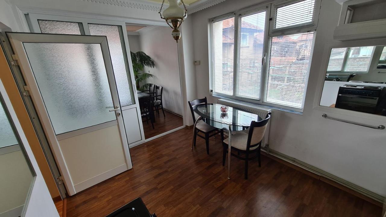 Просторен двустаен апартамент близо до центъра Spacious 1 bedroom appartment near the center Монтана Екстериор снимка