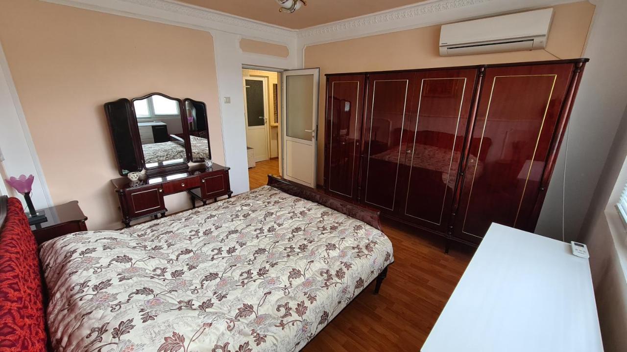Просторен двустаен апартамент близо до центъра Spacious 1 bedroom appartment near the center Монтана Екстериор снимка