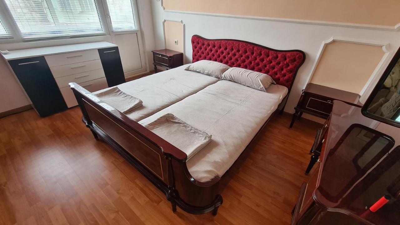 Просторен двустаен апартамент близо до центъра Spacious 1 bedroom appartment near the center Монтана Екстериор снимка